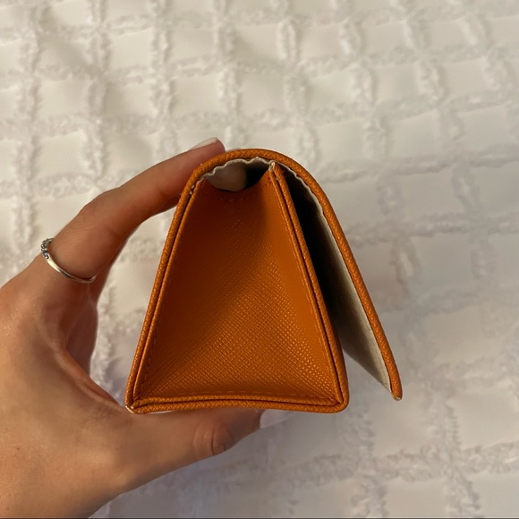 Tory Burch Sunglasses Case - Picture 11 of 12